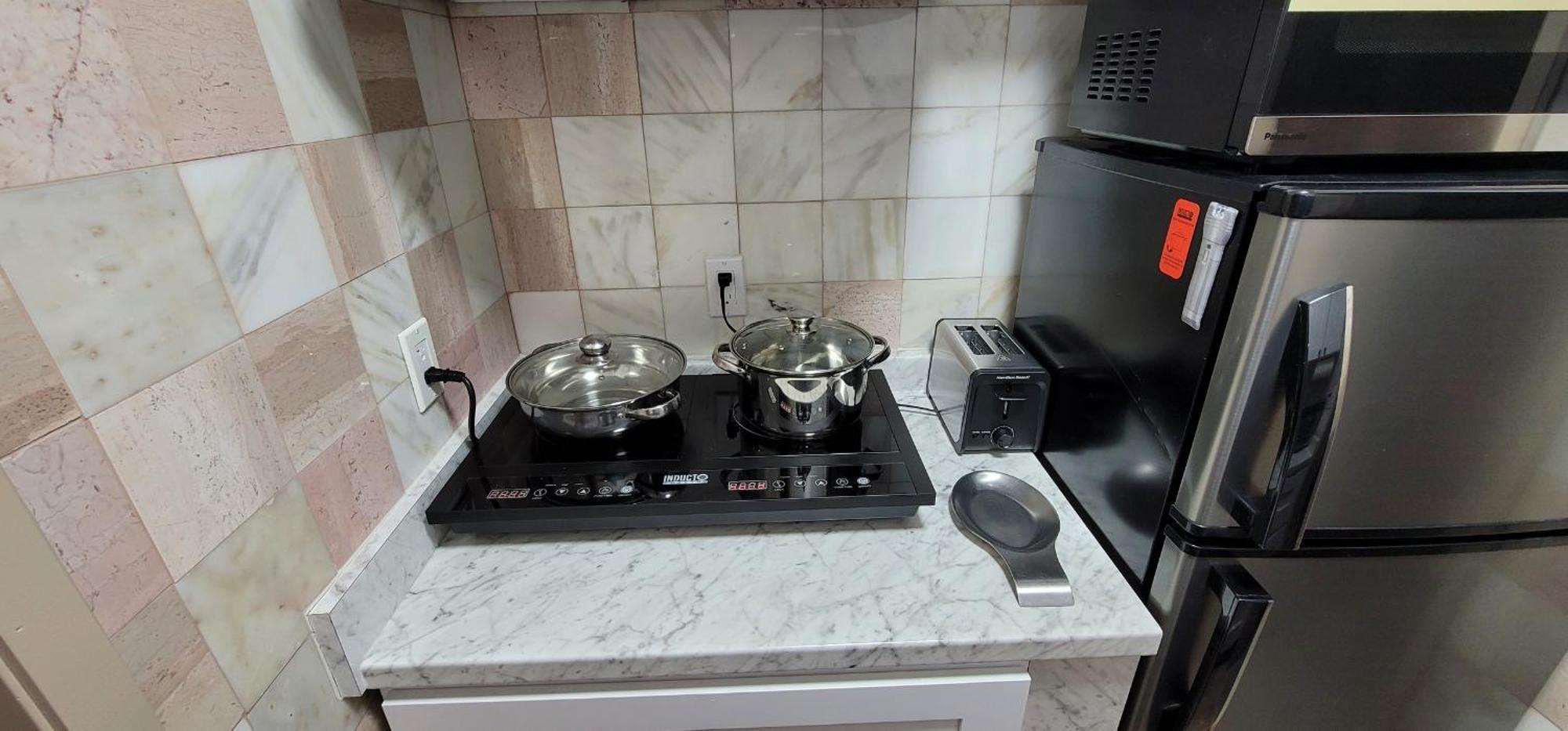 Bright & Spacious 1bed1bath In Canoga Park West Hills California *